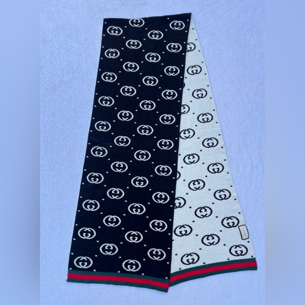 Gucci scarf black and white